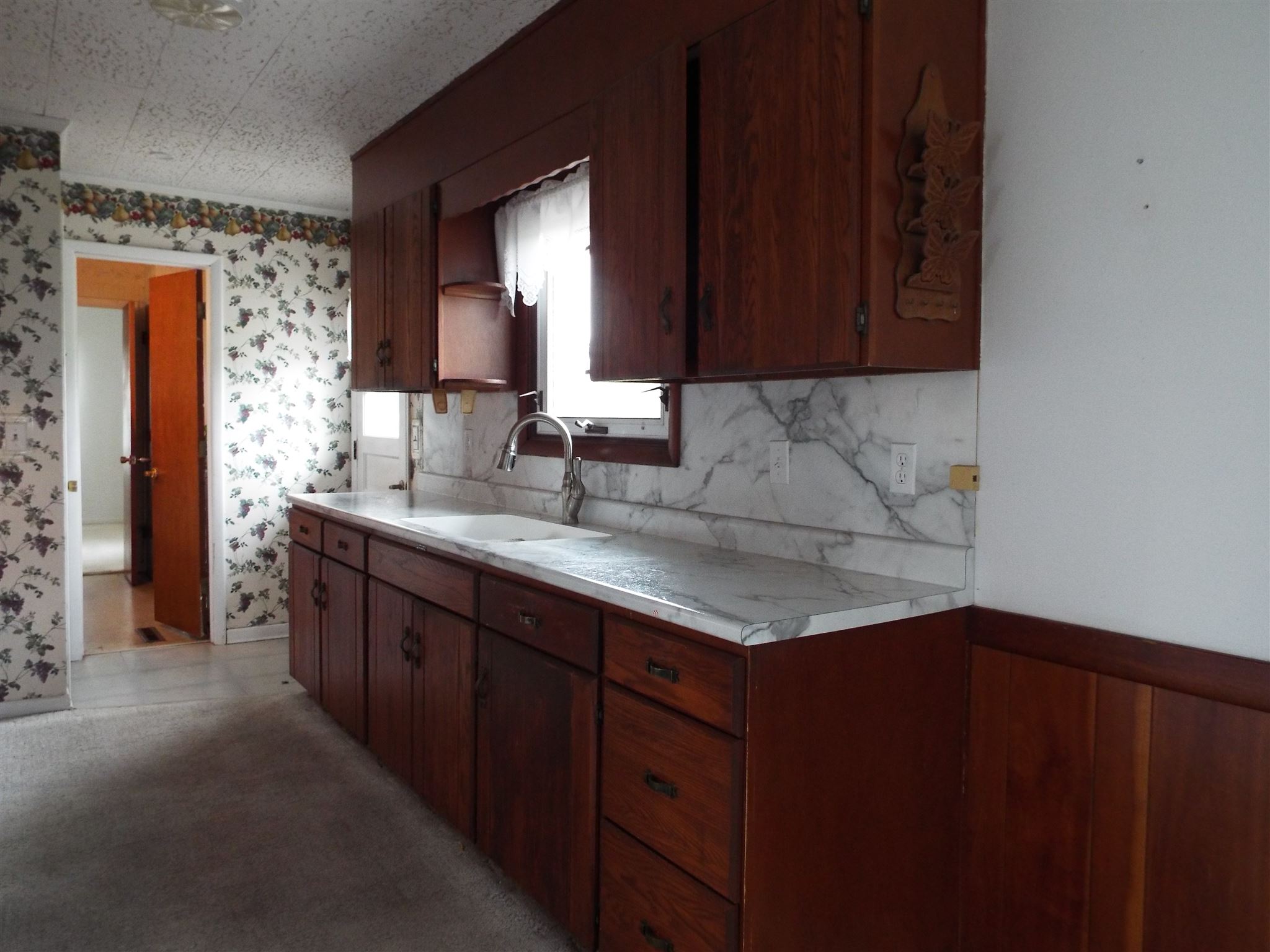 4071 North Sullivan Road Leesburg, IN 46538 - Photo 5 of 10 Gallery Image 5