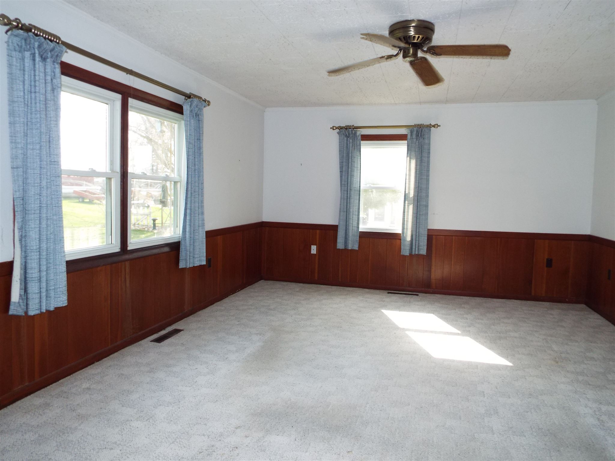 4071 North Sullivan Road Leesburg, IN 46538 - Photo 8 of 10 Gallery Image 8