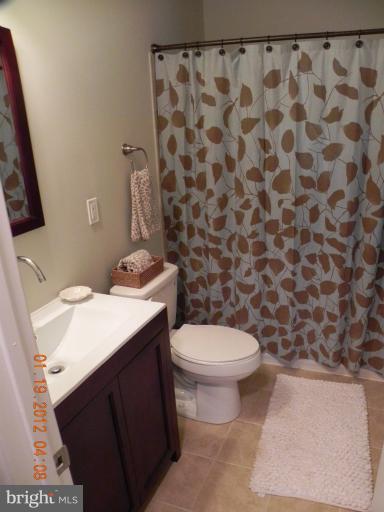 7510 Brink Road Gaithersburg, MD 20882 - Photo 2 of 18 Bath