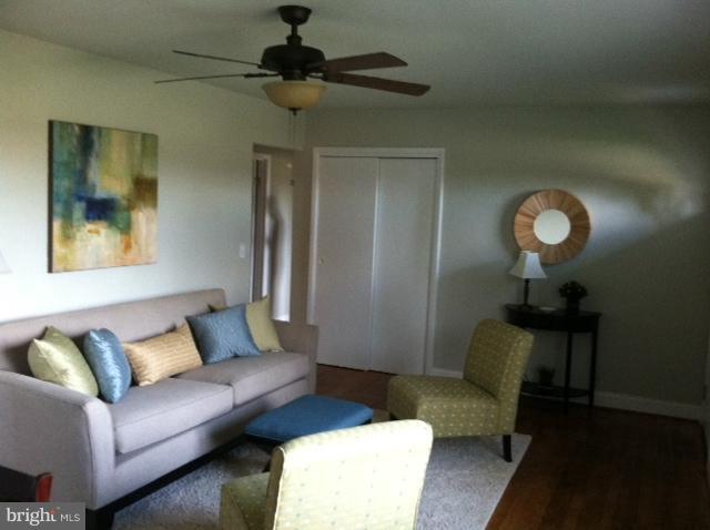 7510 Brink Road Gaithersburg, MD 20882 - Photo 13 of 18 Living Room