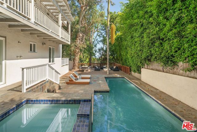 $2,995,000 | 9146 St Ives Drive, Los Angeles, CA 90069