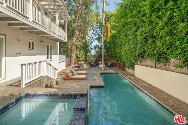 $2,995,000 | 9146 St Ives Drive, Los Angeles, CA 90069