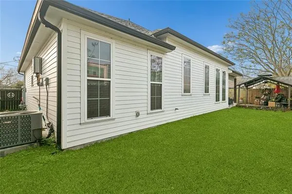 $349,000 | 2500 Pecan Drive, Chalmette, LA 70043