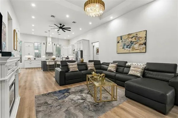 $349,000 | 2500 Pecan Drive, Chalmette, LA 70043