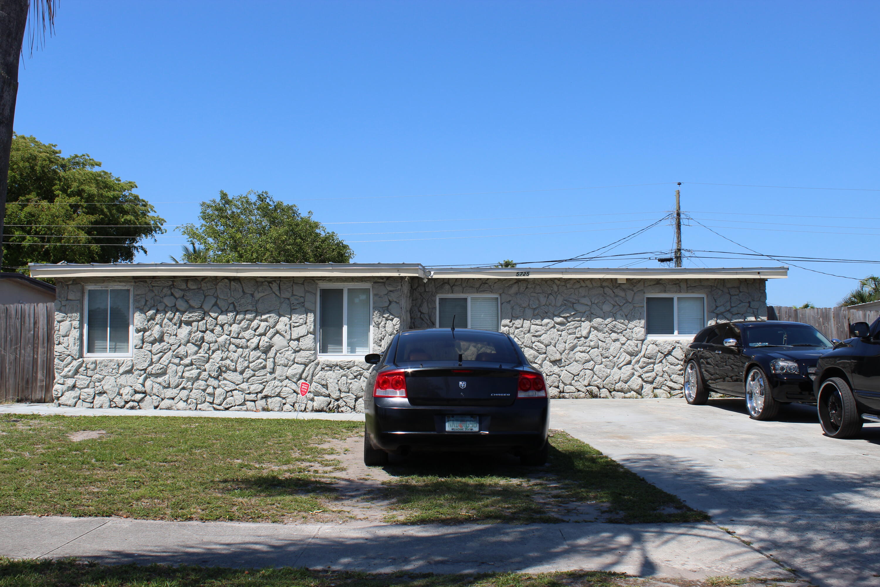 5725 South Rue Road West Palm Beach, FL 33415 - Photo 3 of 16 Front Exterior