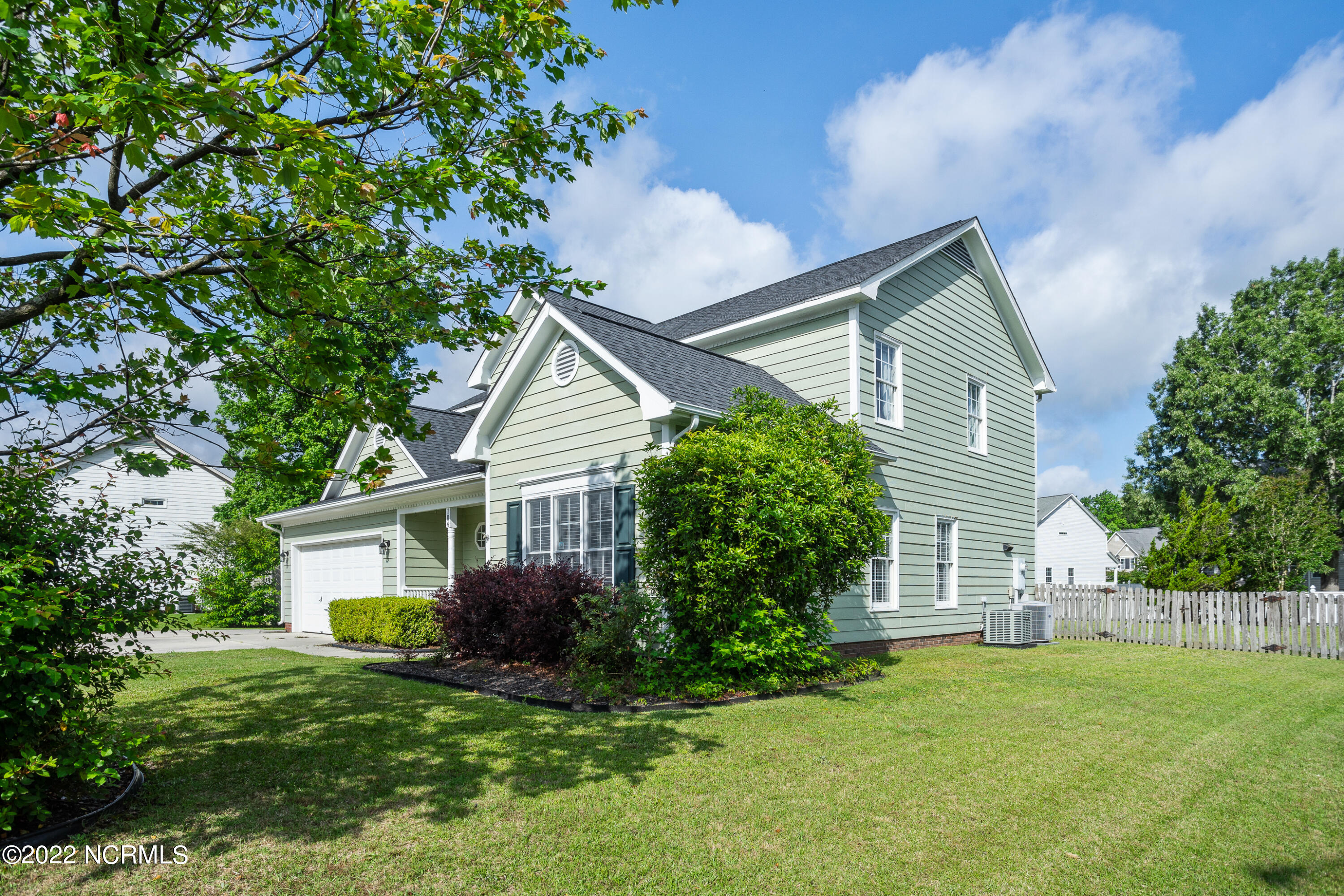 104 Bishops Gate Jacksonville, NC 28540 - Photo 3 of 40 104 Bishopsgate 16May2022_SB_07890