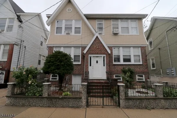 $959,900 | 270 North 12th Street, Newark, NJ 07107
