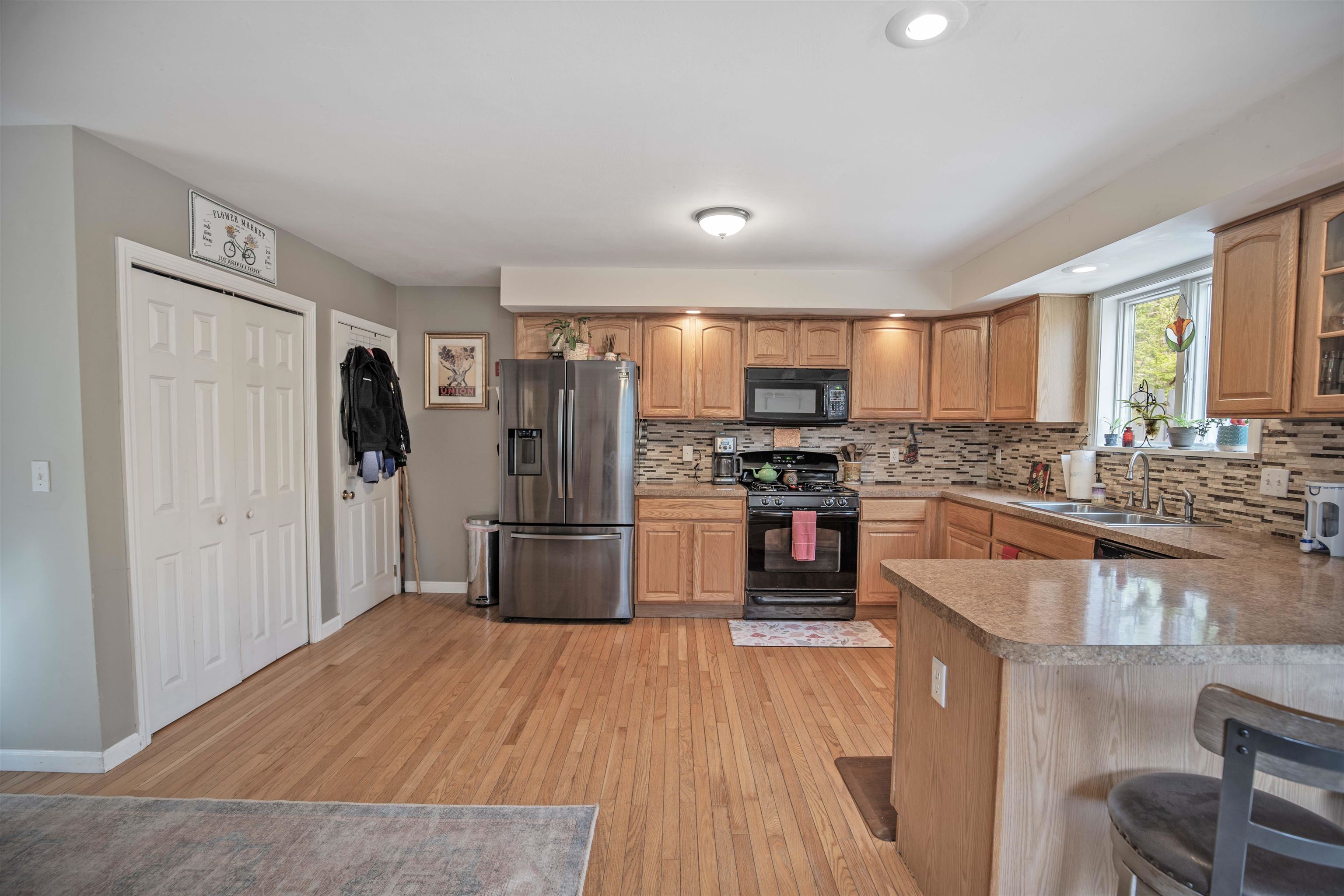 948 Center Road, Unit A Lyndeborough, NH 03082 - Photo 6 of 41