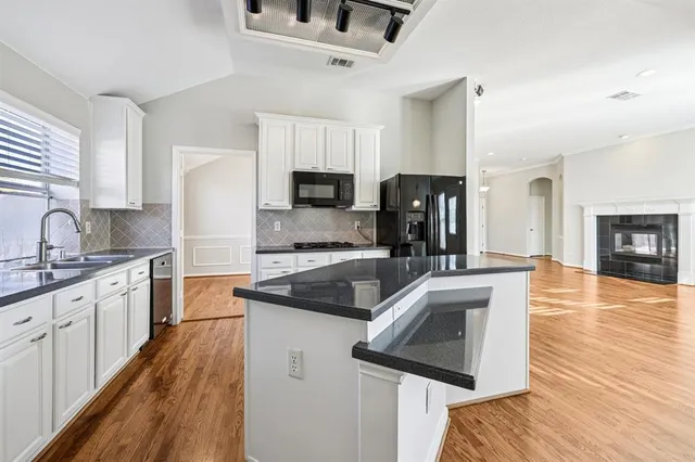 $2,500 | 7313 San Carlos Drive, Rowlett, TX 75089