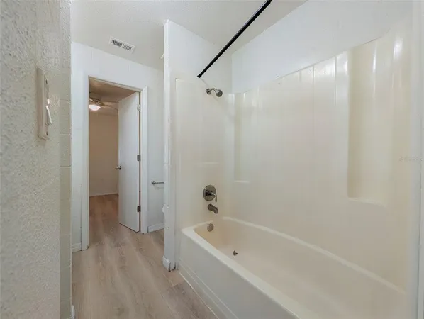 $1,575 | 2422 11th Street West, Bradenton, FL 34205