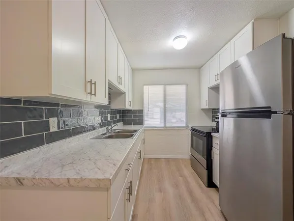 $1,575 | 2422 11th Street West, Bradenton, FL 34205