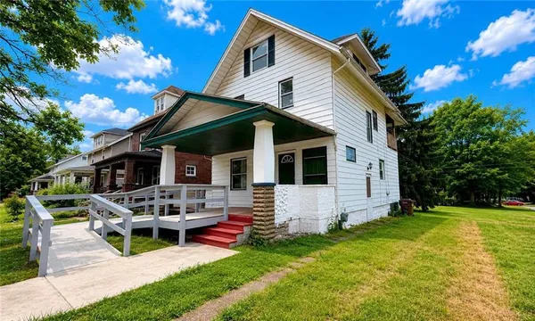 $89,900 | 688 South Oakland Avenue, Sharon, PA 16146