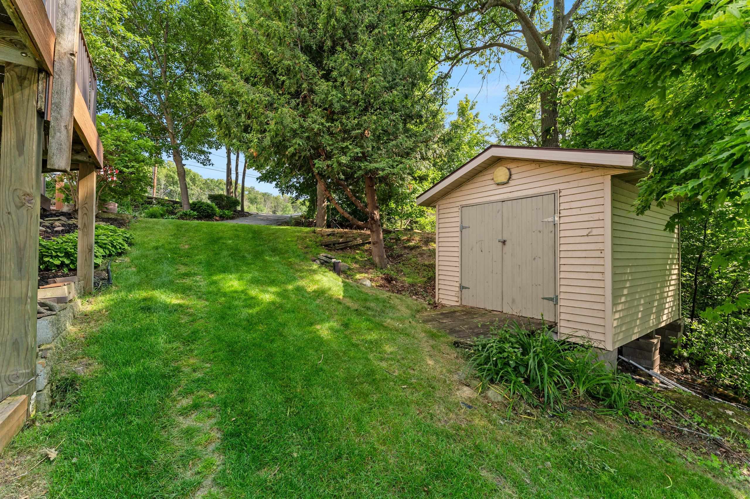 5153 Edgewater Beach Road Green Bay, WI 54311 - Photo 40 of 48