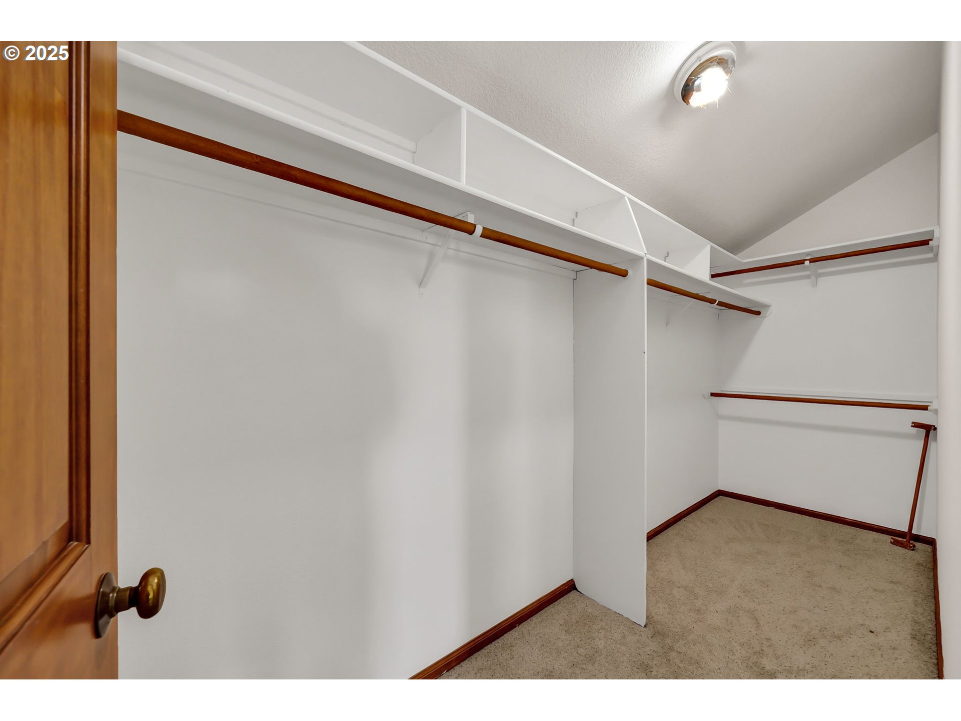 648 Wimbledon Court Eugene, OR 97401 - Photo 27 of 45 a view of an empty room