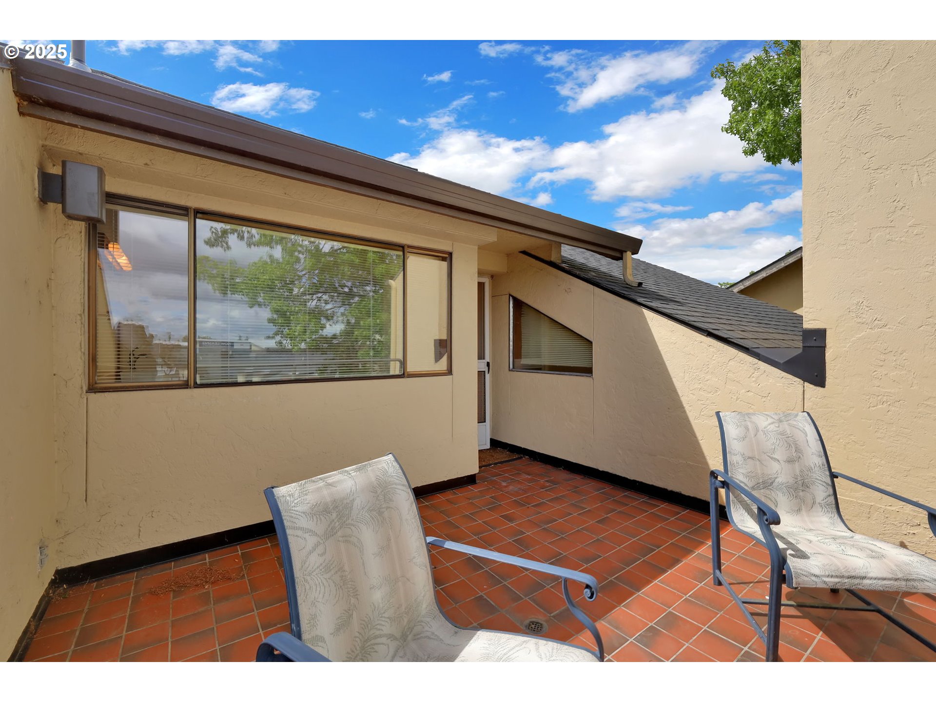 648 Wimbledon Court Eugene, OR 97401 - Photo 33 of 45 a view of an outdoor space with seating area
