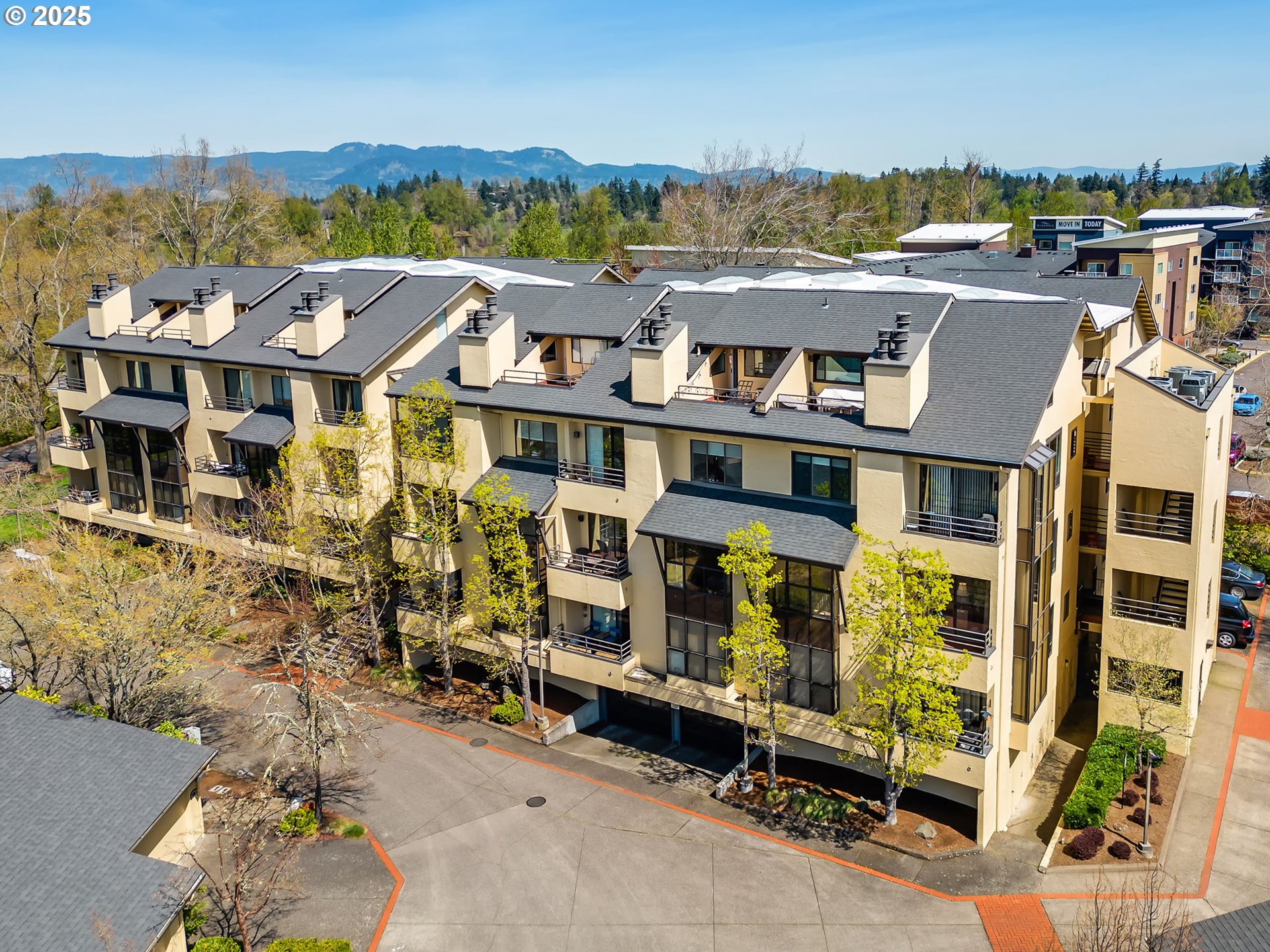 648 Wimbledon Court Eugene, OR 97401 - Photo 4 of 45