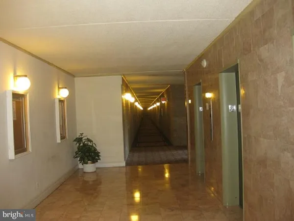 $2,225 | 3100 South Manchester Street, Unit 718, Falls Church, VA 22044
