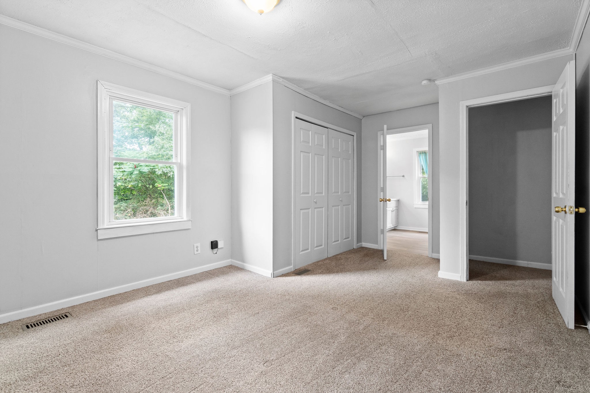 660 Palmyra Road Clarksville, TN 37040 - Photo 23 of 33 a view of empty room with window