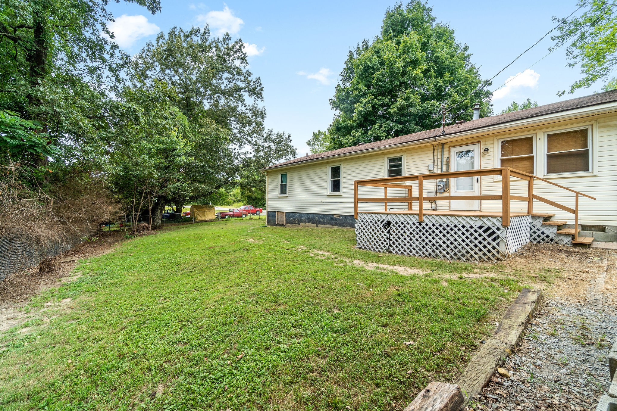 660 Palmyra Road Clarksville, TN 37040 - Photo 29 of 33 a view of a house with a yard