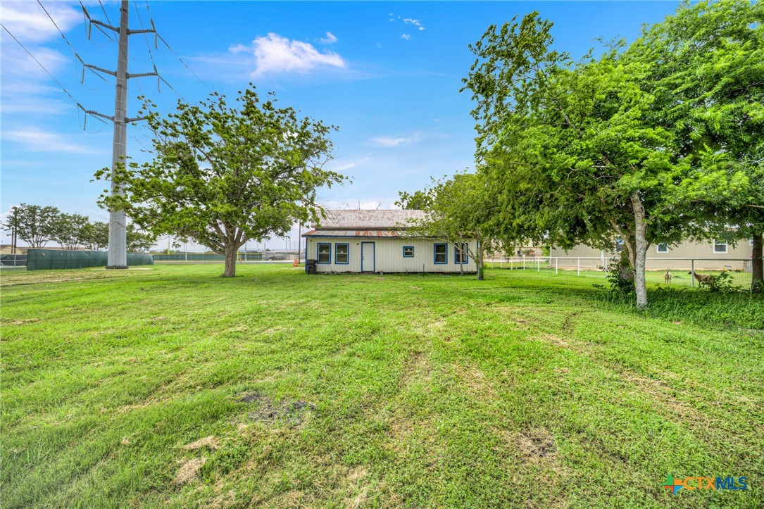 517 South Center Street Marion, TX 78124 - Photo 11 of 21