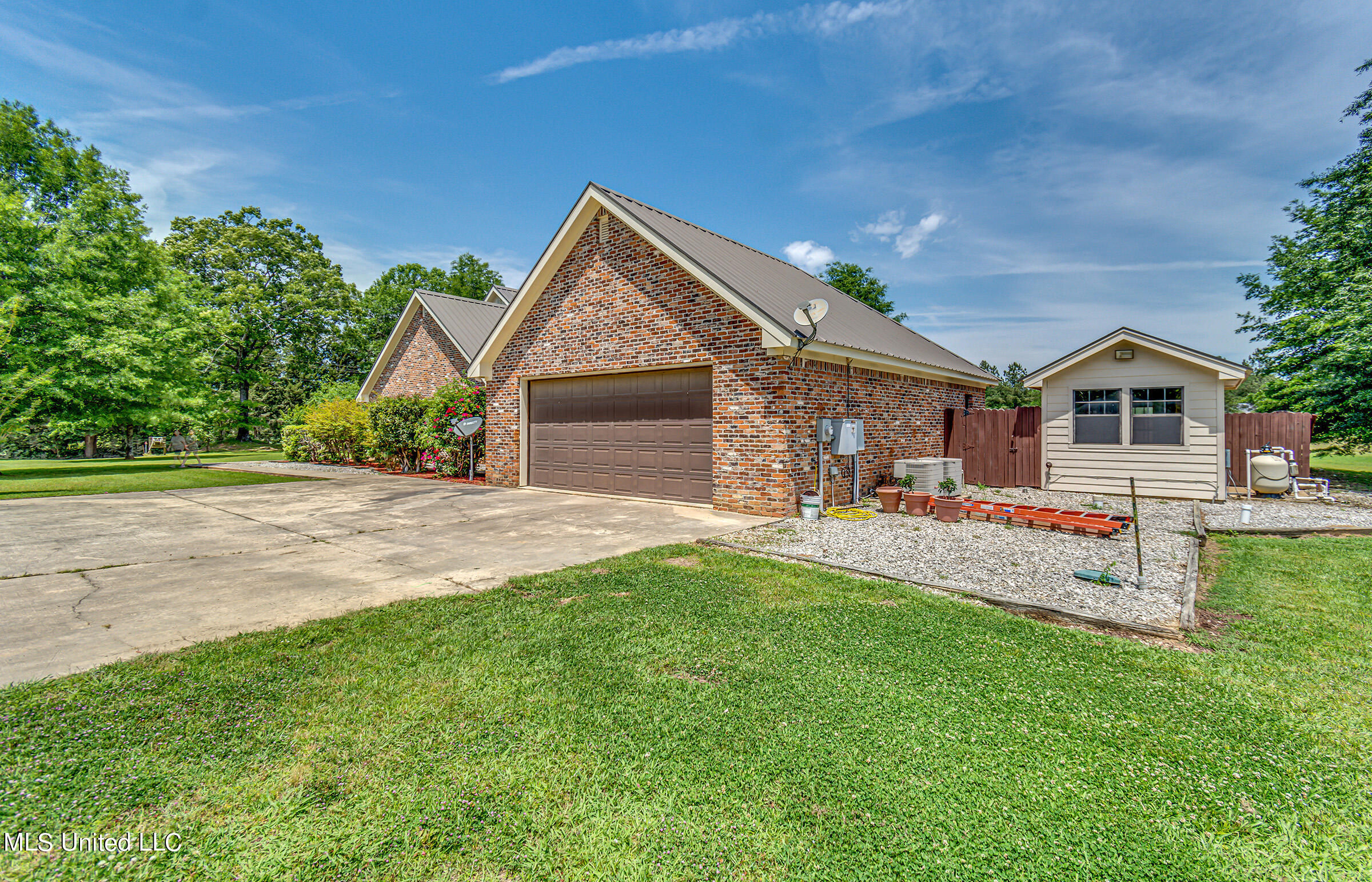 148 Youngton Road Vicksburg, MS 39183 - Photo 5 of 71 148 Youngton Rd-63