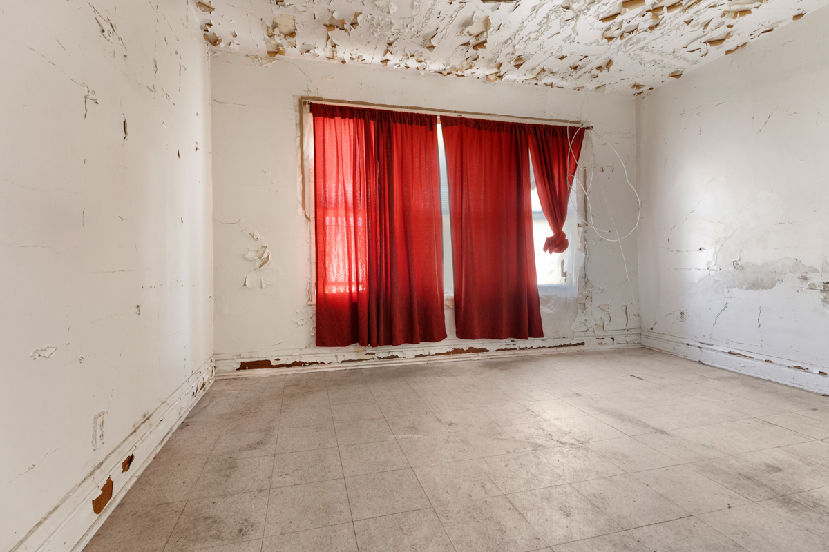 1457 West Marquette Road Chicago, IL 60636 - Photo 20 of 26 an empty room with windows
