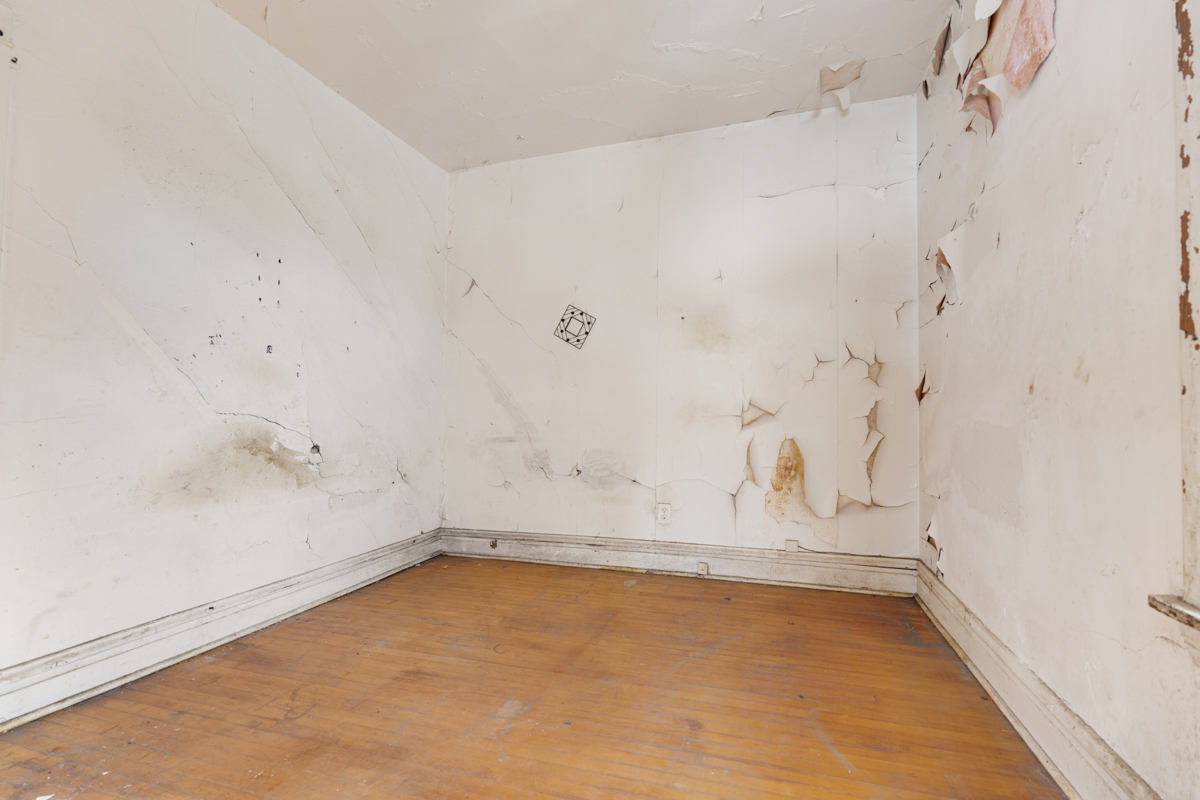 1457 West Marquette Road Chicago, IL 60636 - Photo 9 of 26 a view of room