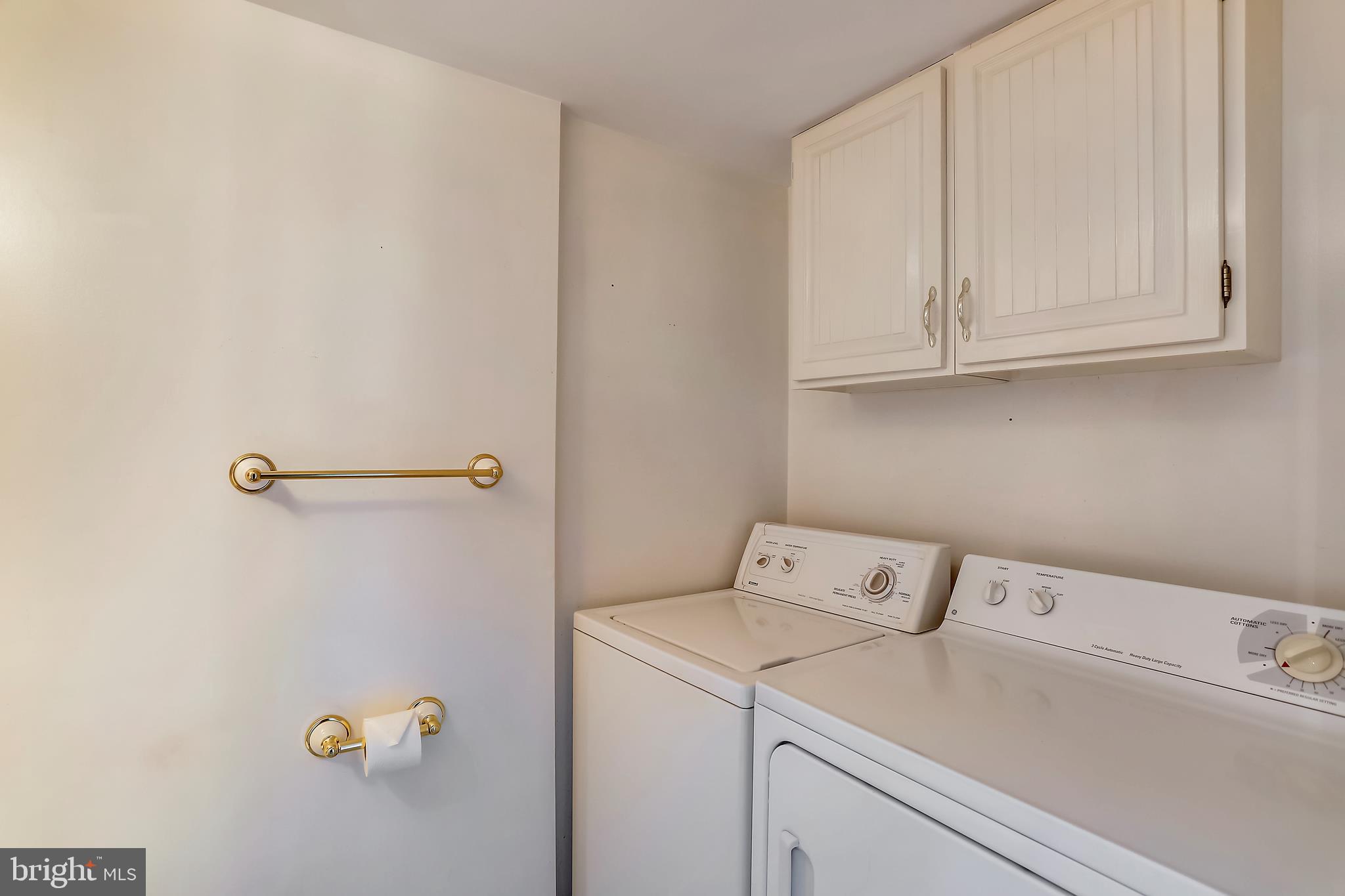 19533 Transhire Road Gaithersburg, MD 20886 - Photo 13 of 31 Main level laundry