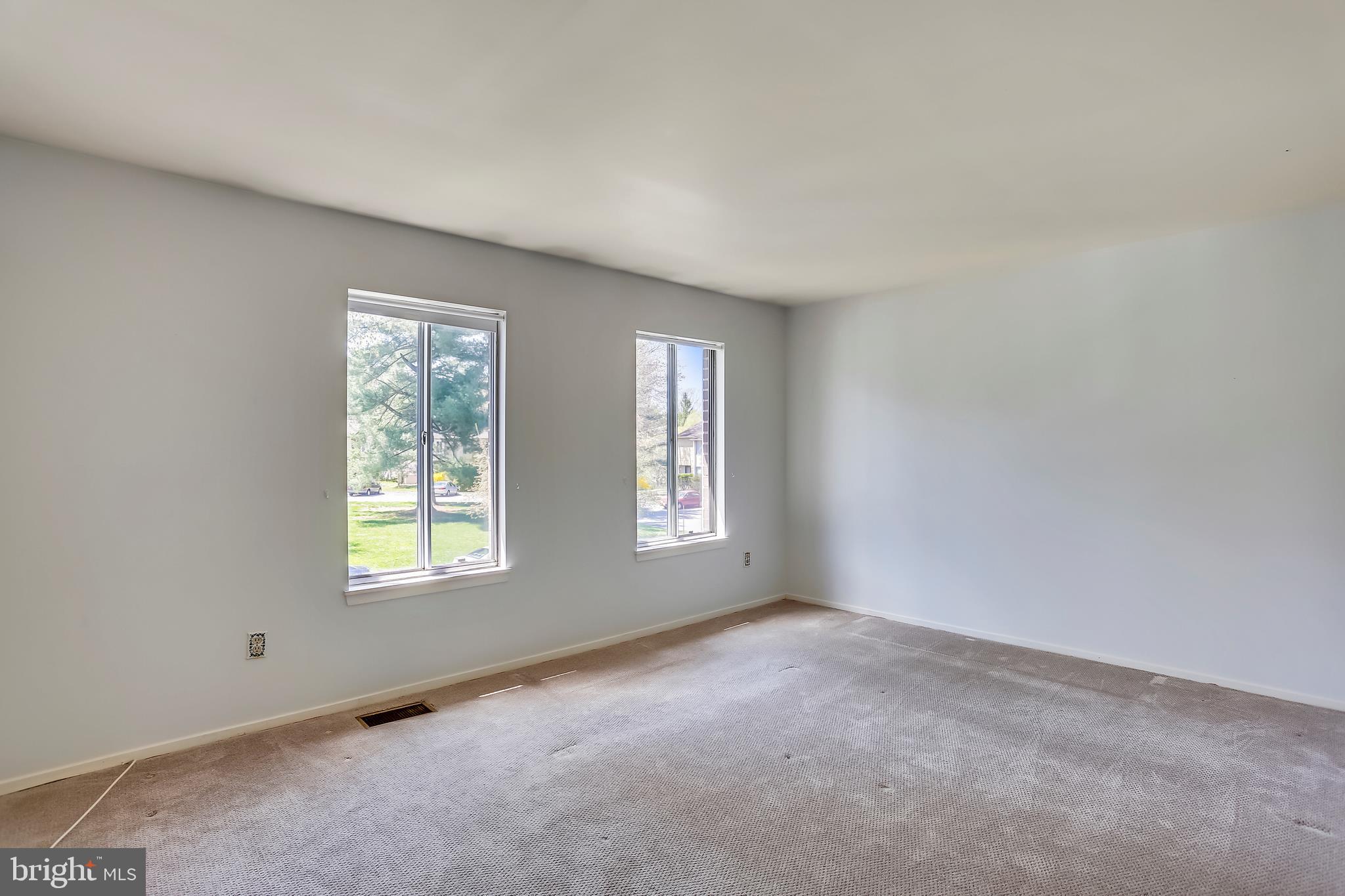 19533 Transhire Road Gaithersburg, MD 20886 - Photo 21 of 31 Angle 3 Master bedroom