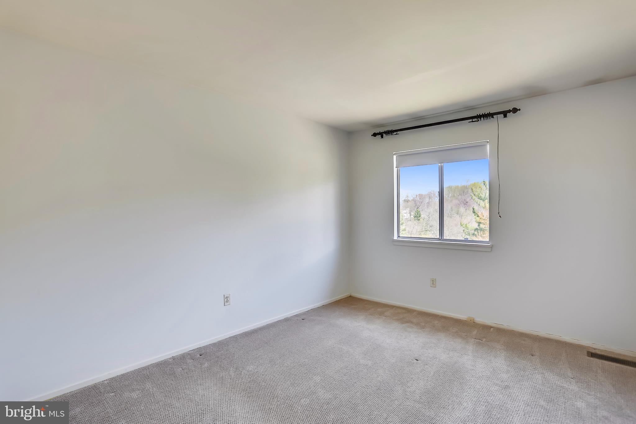 19533 Transhire Road Gaithersburg, MD 20886 - Photo 23 of 31 Bedroom #2