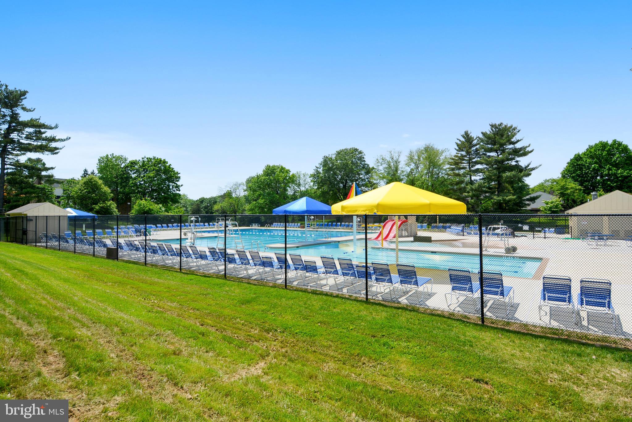 19533 Transhire Road Gaithersburg, MD 20886 - Photo 25 of 31 COMMUNITY POOL!!