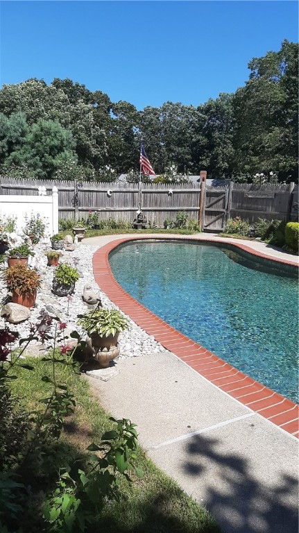 14 Memory Lane Westerly, RI 02891 - Photo 28 of 35