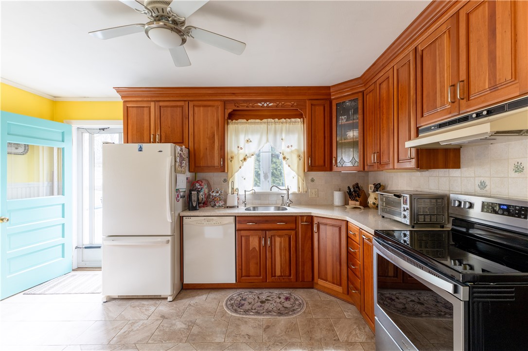 14 Memory Lane Westerly, RI 02891 - Photo 6 of 35