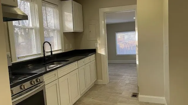 $158,000 | 25500 Yale Street, Dearborn Heights, MI 48125