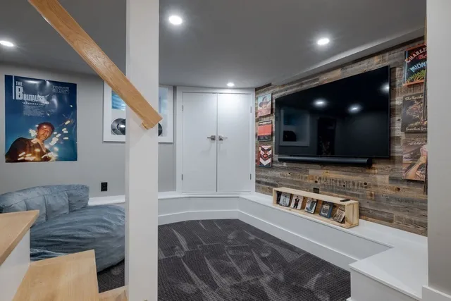 a view of a garden with plants