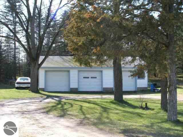 7911 Cram Road Williamsburg, MI 49690 - Photo 3 of 4 1677203-2.JPG