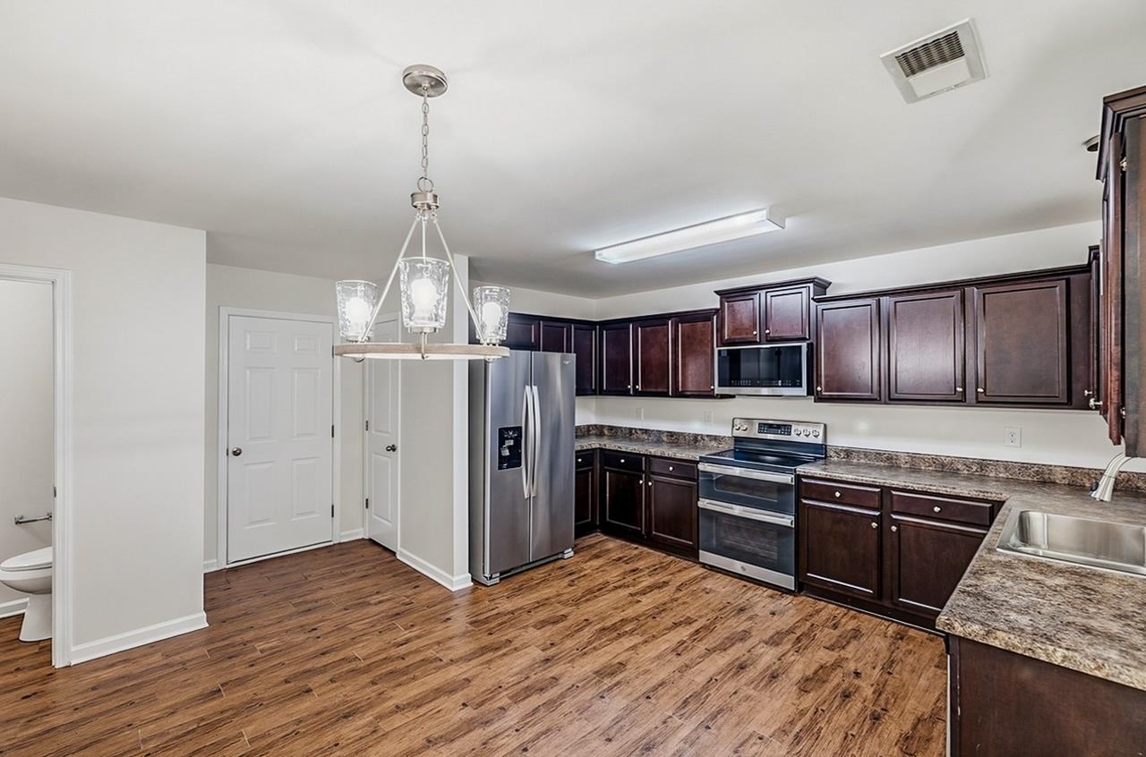 800 Brighton Ridge Court Wellford, SC 29385 - Photo 6 of 31