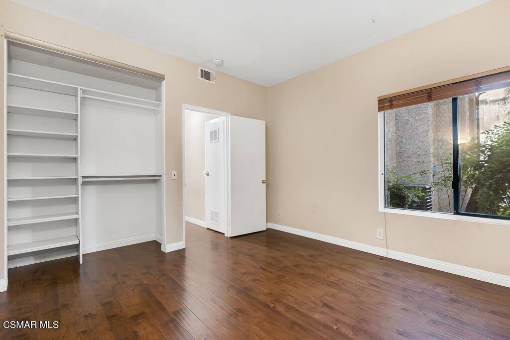 2327 Archwood Lane, Unit 124 Simi Valley, CA 93063 - Photo 25 of 37 2327 Archwood Ln 234 BEDROOM (5)