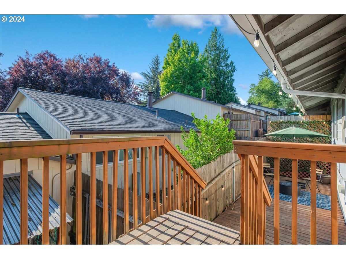 2675 Southwest Spring Garden Street Portland, OR 97219 - Photo 28 of 31