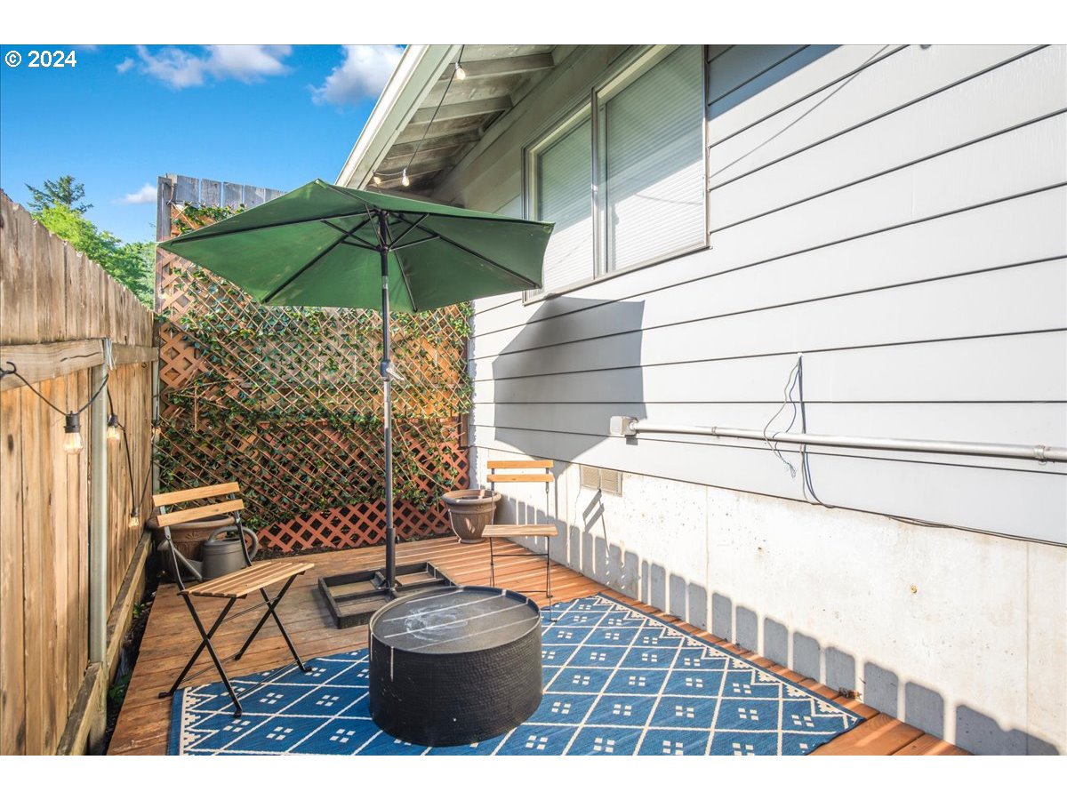 2675 Southwest Spring Garden Street Portland, OR 97219 - Photo 29 of 31 a view of outdoor space and porch
