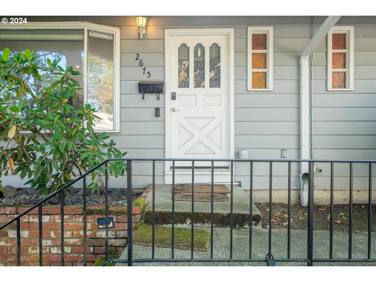 2675 Southwest Spring Garden Street Portland, OR 97219 - Photo 5 of 31