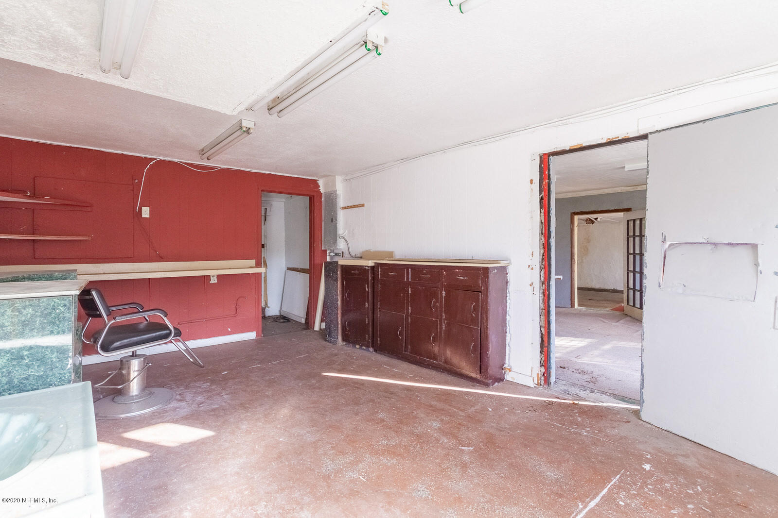 2905 Moncrief Road Jacksonville, FL 32209 - Photo 29 of 82 a view of a room with gym equipment