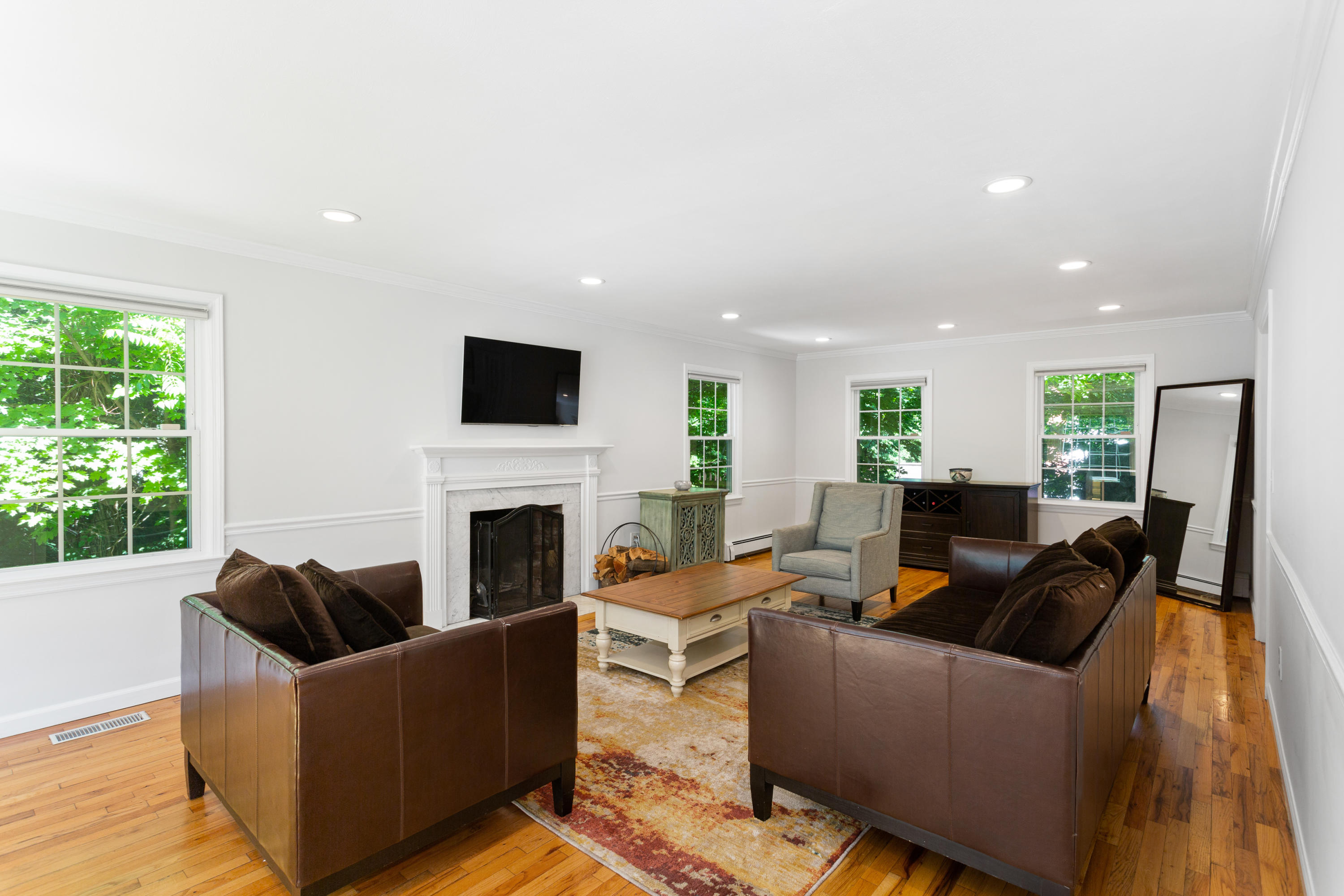 107 Tokeneke Road Darien, CT 06820 - Photo 8 of 27 107 Tokeneke Rd., Darien, CT-9