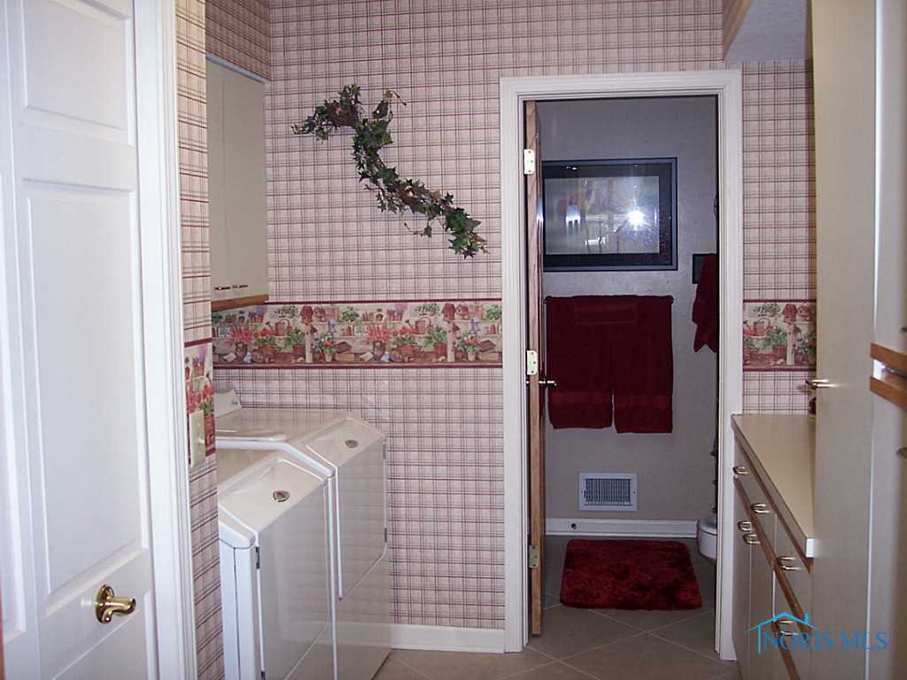 1426 South Stadium Road Oregon, OH 43616 - Photo 13 of 20 Gallery Image 13