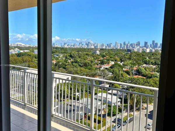 $3,200 | 2425 Southwest 27th Avenue, Unit 1004, Miami, FL 33145