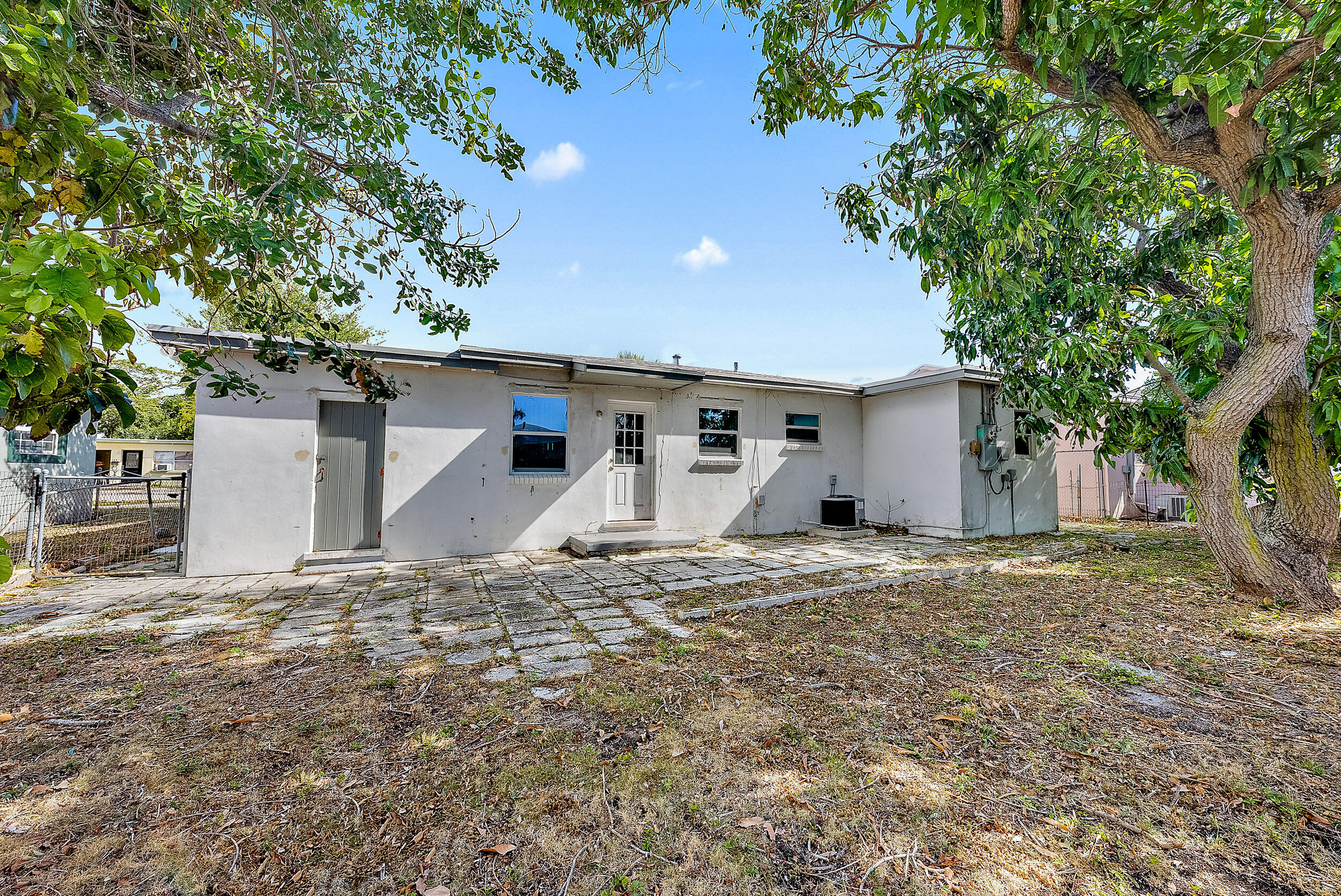 141 West 35th Street Riviera Beach, FL 33404 - Photo 13 of 14 141 W 35th St MLS-12