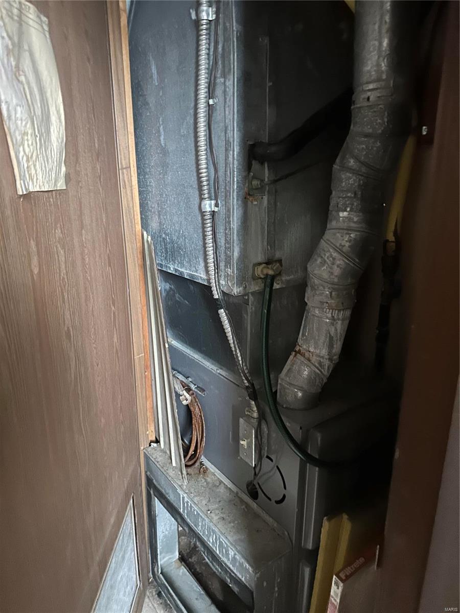 1407 Camp Jackson Road Cahokia, IL 62206 - Photo 11 of 70