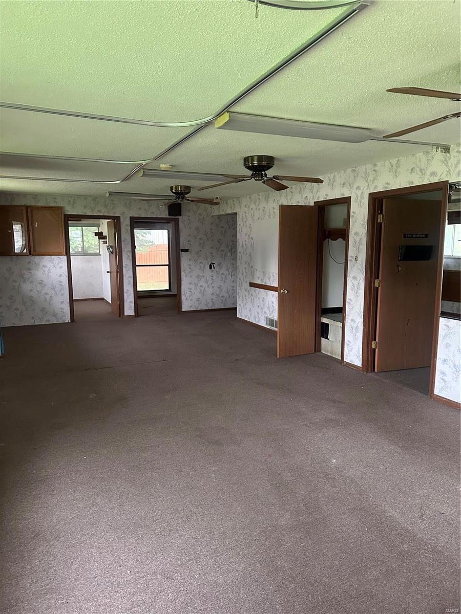 1407 Camp Jackson Road Cahokia, IL 62206 - Photo 20 of 70