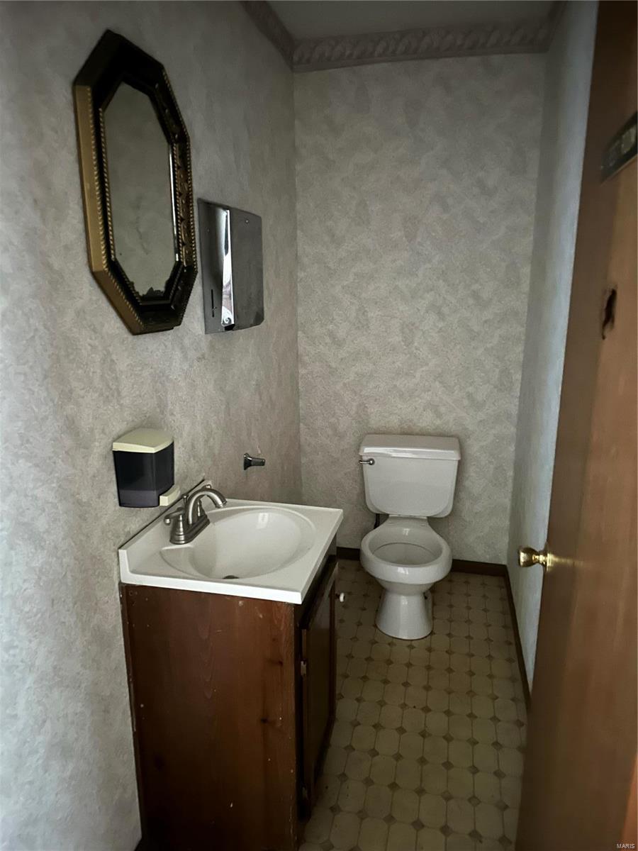 1407 Camp Jackson Road Cahokia, IL 62206 - Photo 26 of 70