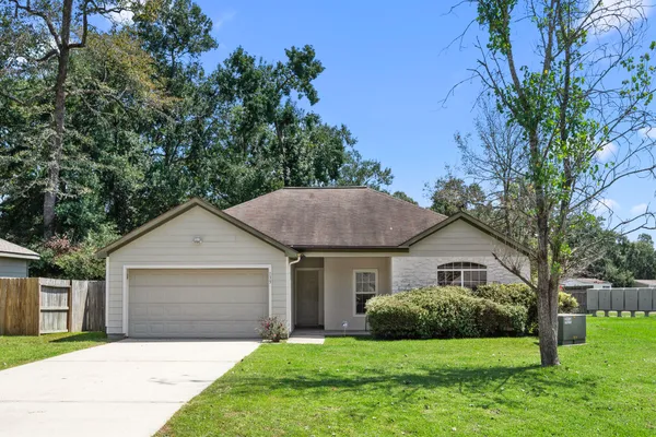 $205,000 | 135 Kellyn Oaks Drive, Conroe, TX 77306